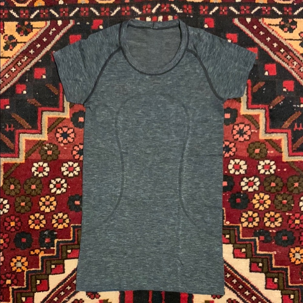 Lululemon Short Sleeve Swiftly Tech Top, Size 4